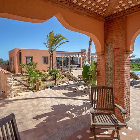 Bed and Breakfast Al Karob Yoga Boutique 4*