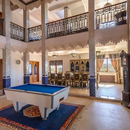Al Karob Yoga Boutique فندق مبيت وإفطار 4*