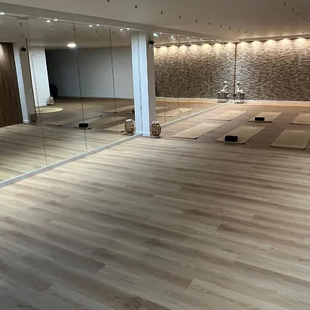 Al Karob Yoga Boutique Guia