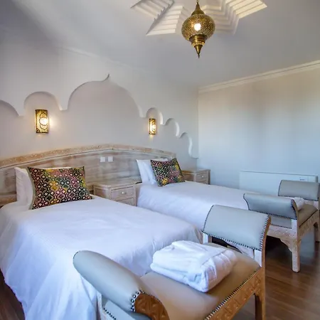 לינה וארוחת בוקר Al Karob Yoga Boutique 4*