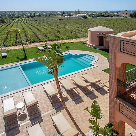 Al Karob Yoga Boutique ベッド・アンド・ブレックファスト ギーア