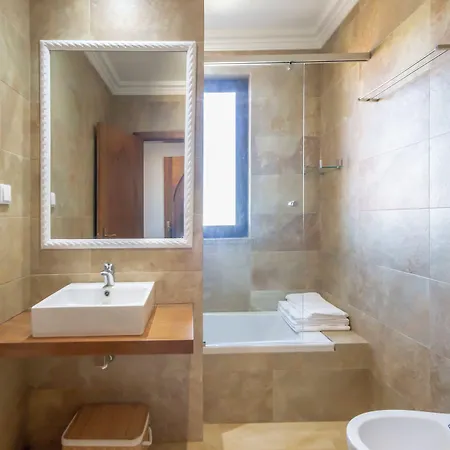 Al Karob Yoga Boutique לינה וארוחת בוקר 4*
